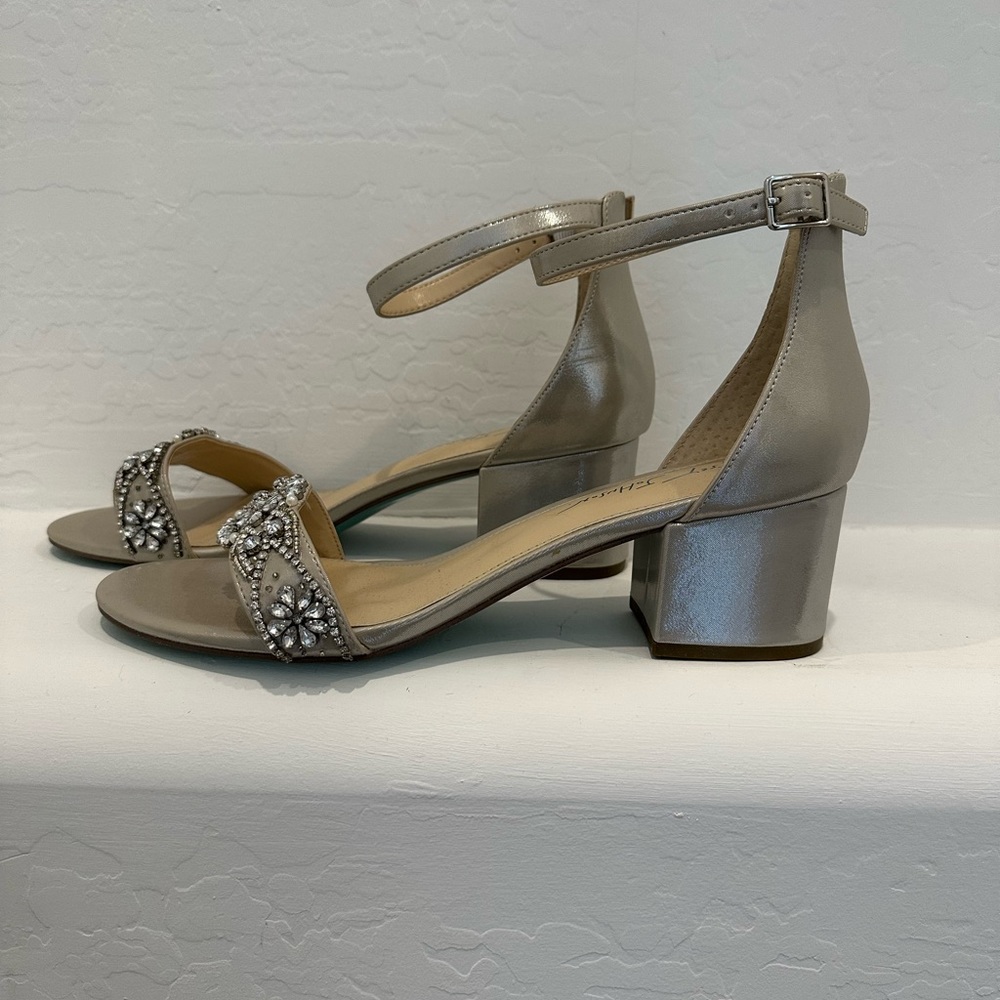 Betsey Johnson Sb-Mel Heeled Sandal size 11 Wide